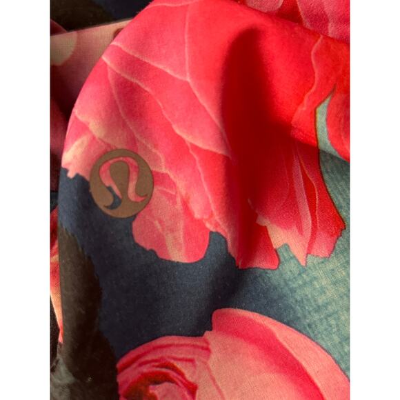 Lululemon Lightened Up Singlet Secret Garden (pink)/ Black Size 6 - Picture 4 of 4